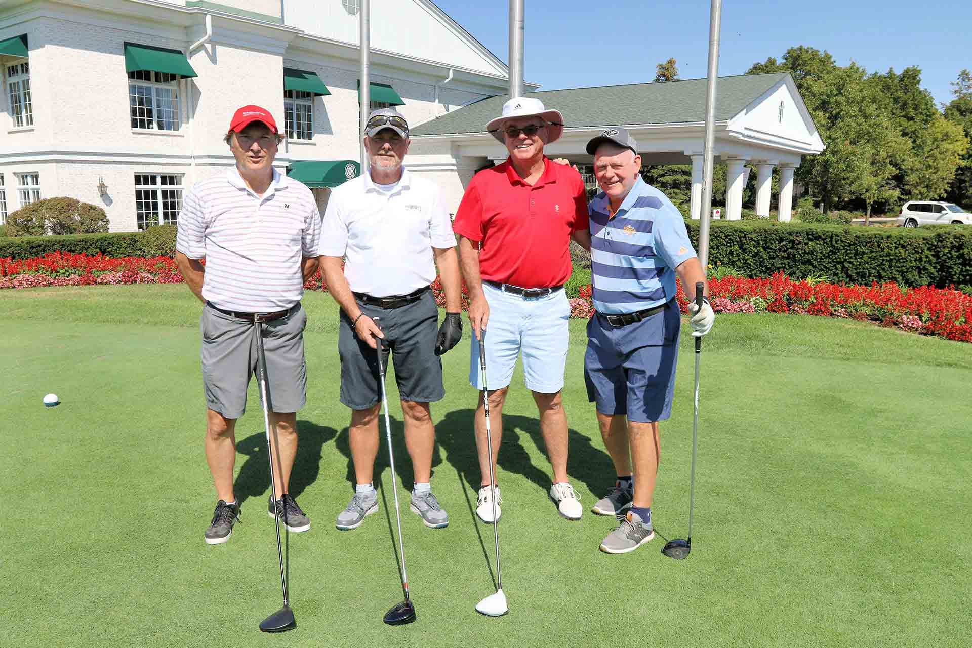 2021-endowment-classic-golfers-posing-together