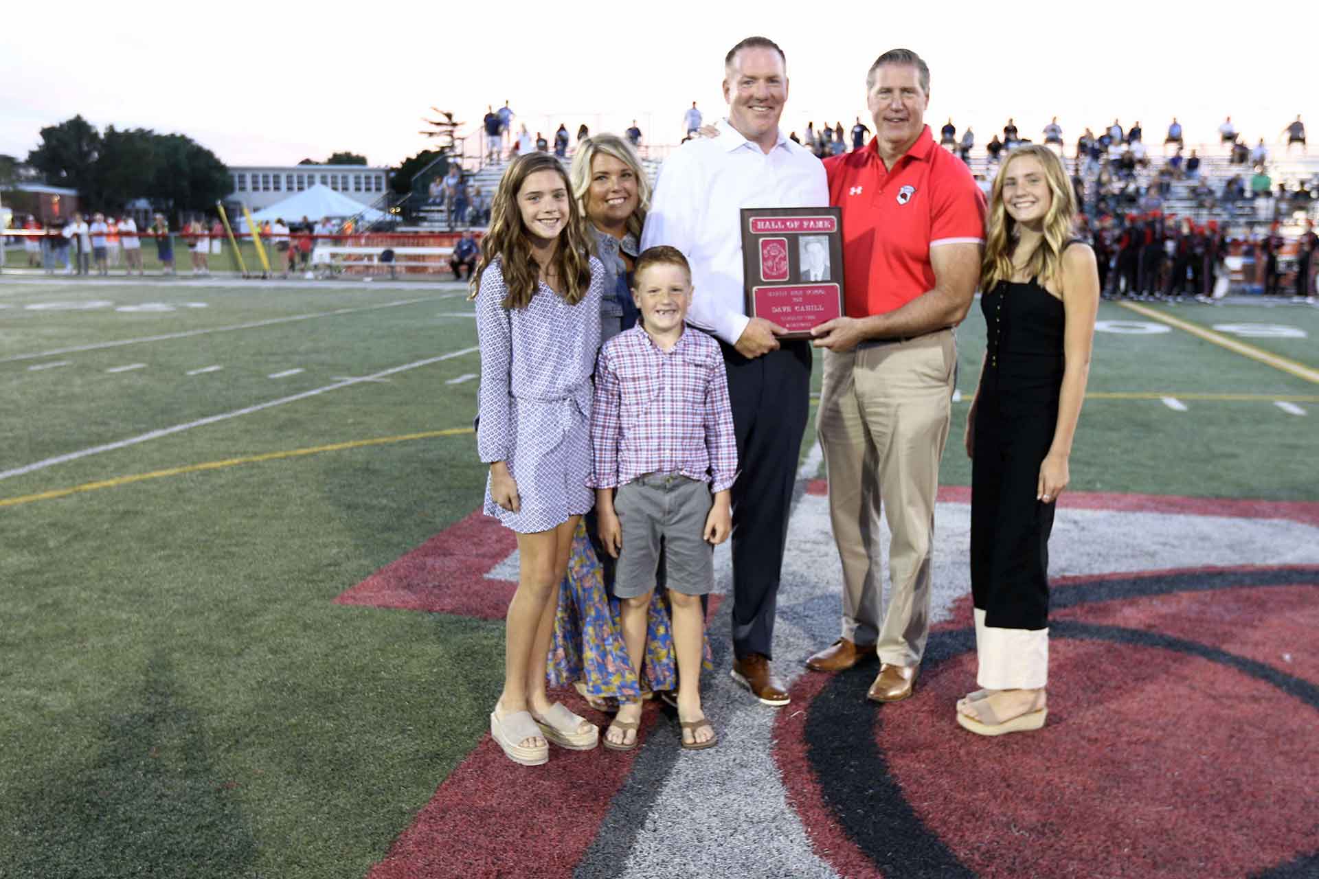 2021-hall-of-fame-ceremony-dave-cahill-with-family