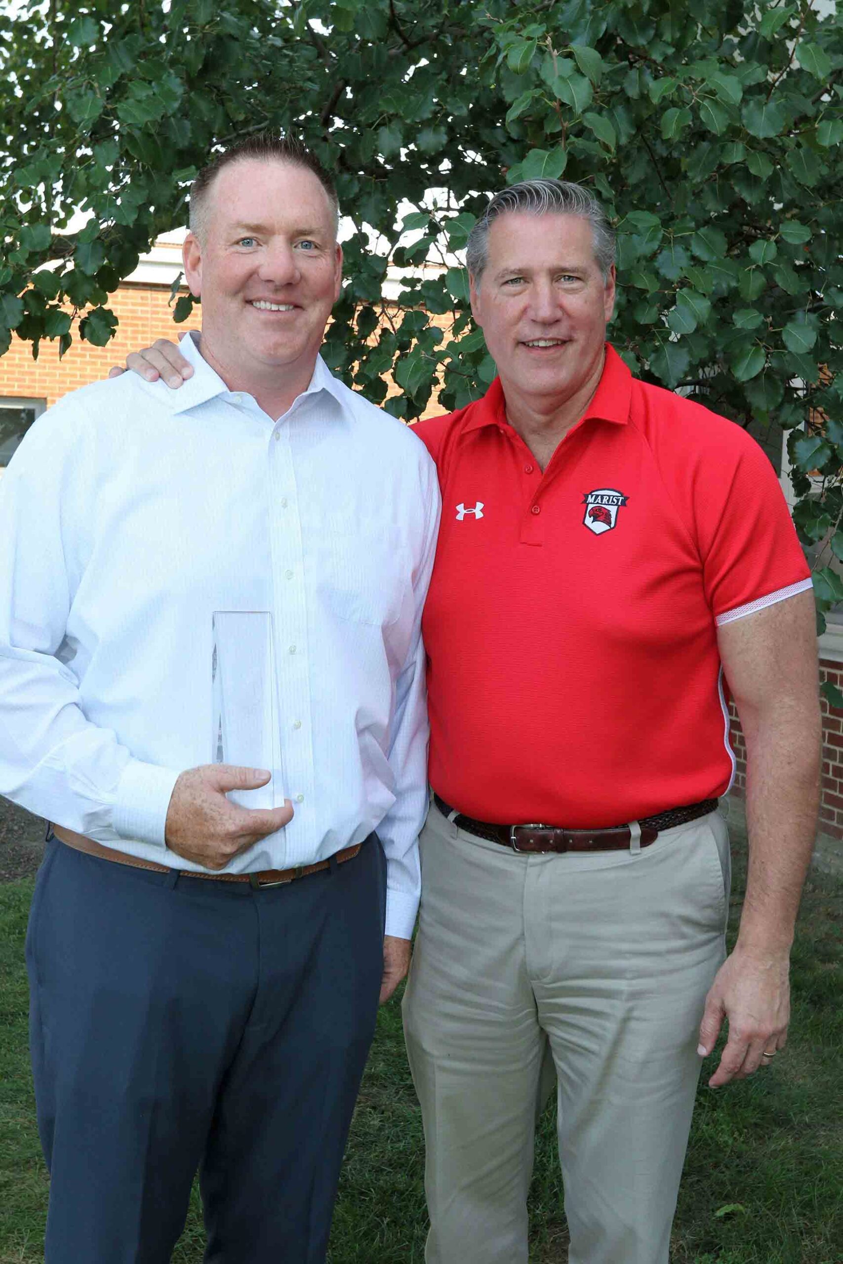2021-hall-of-fame-ceremony-dave-cahill-with-president-tucker