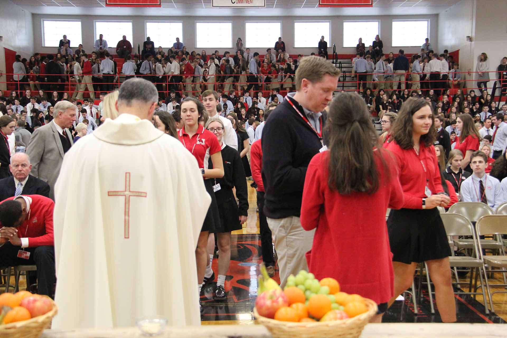 catholic-schools-week-mass-2020-students-waiting-to-recieve-communion