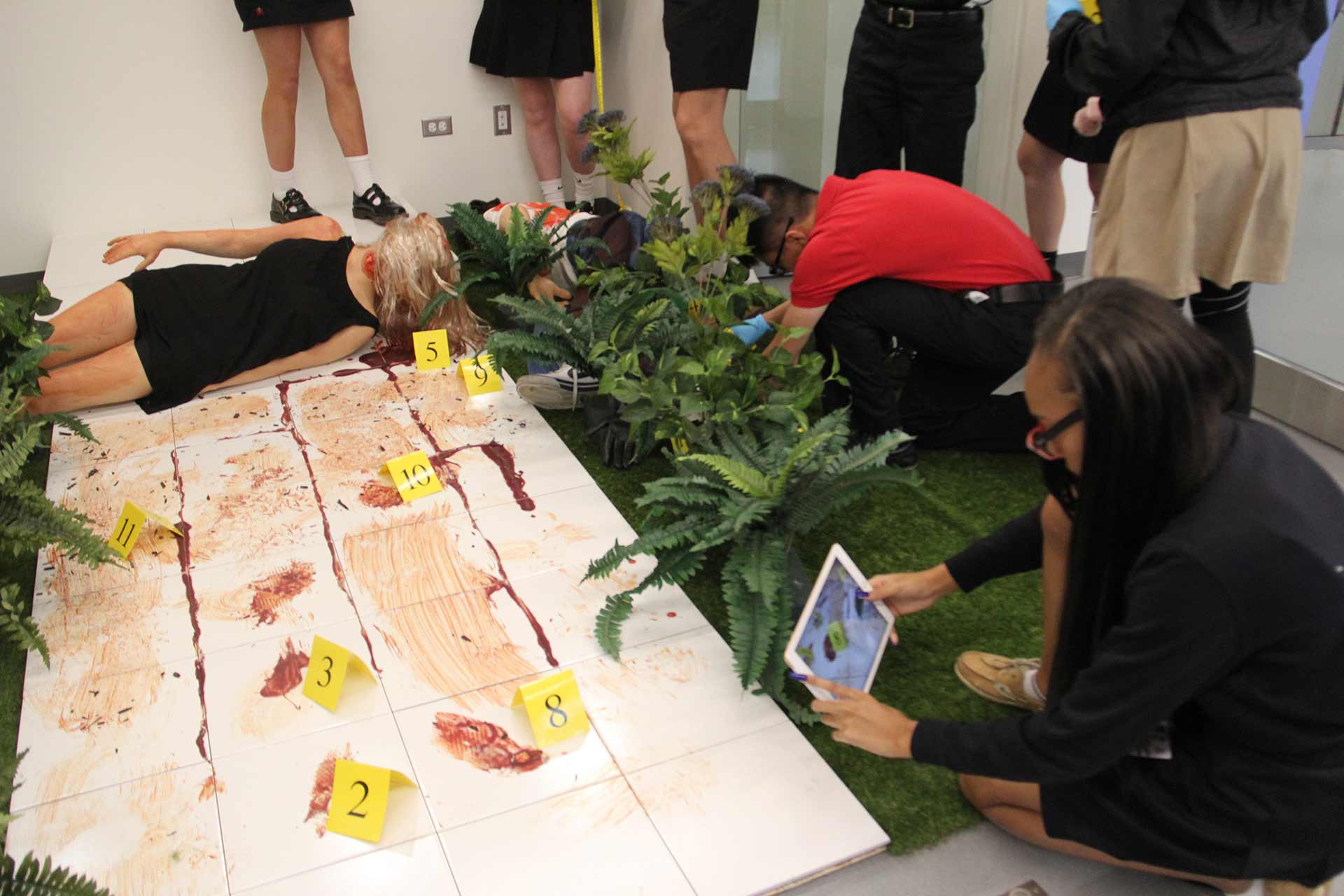 faith-in-the-future-campaign-students-learning-crime-forensics