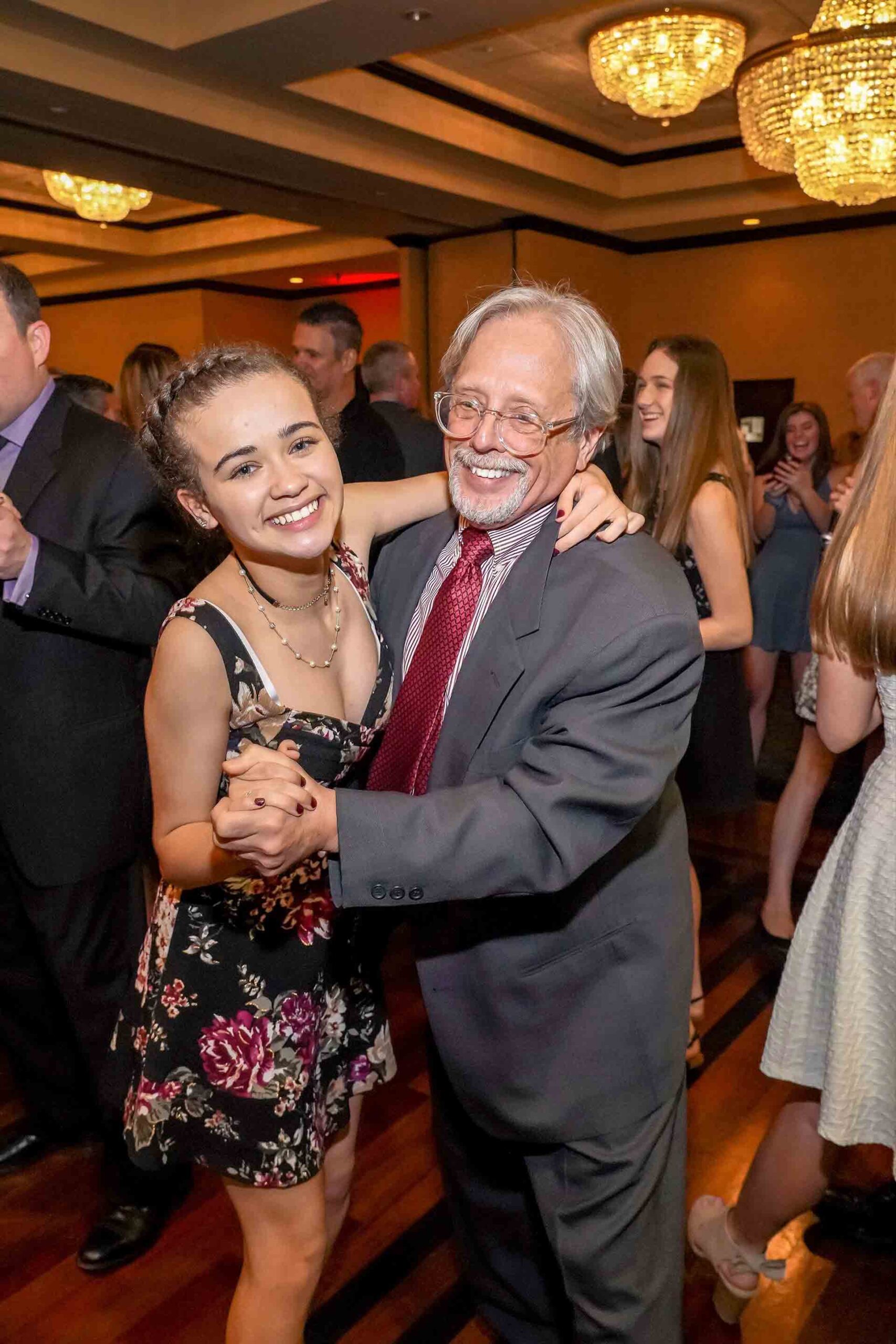 father-daughter-dance-2019-father-with-clear-glasses-dancing-with-daughter