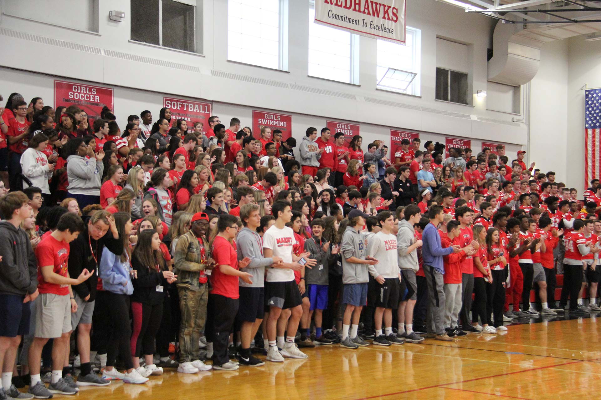 homecoming-rally-2019-students-clapping