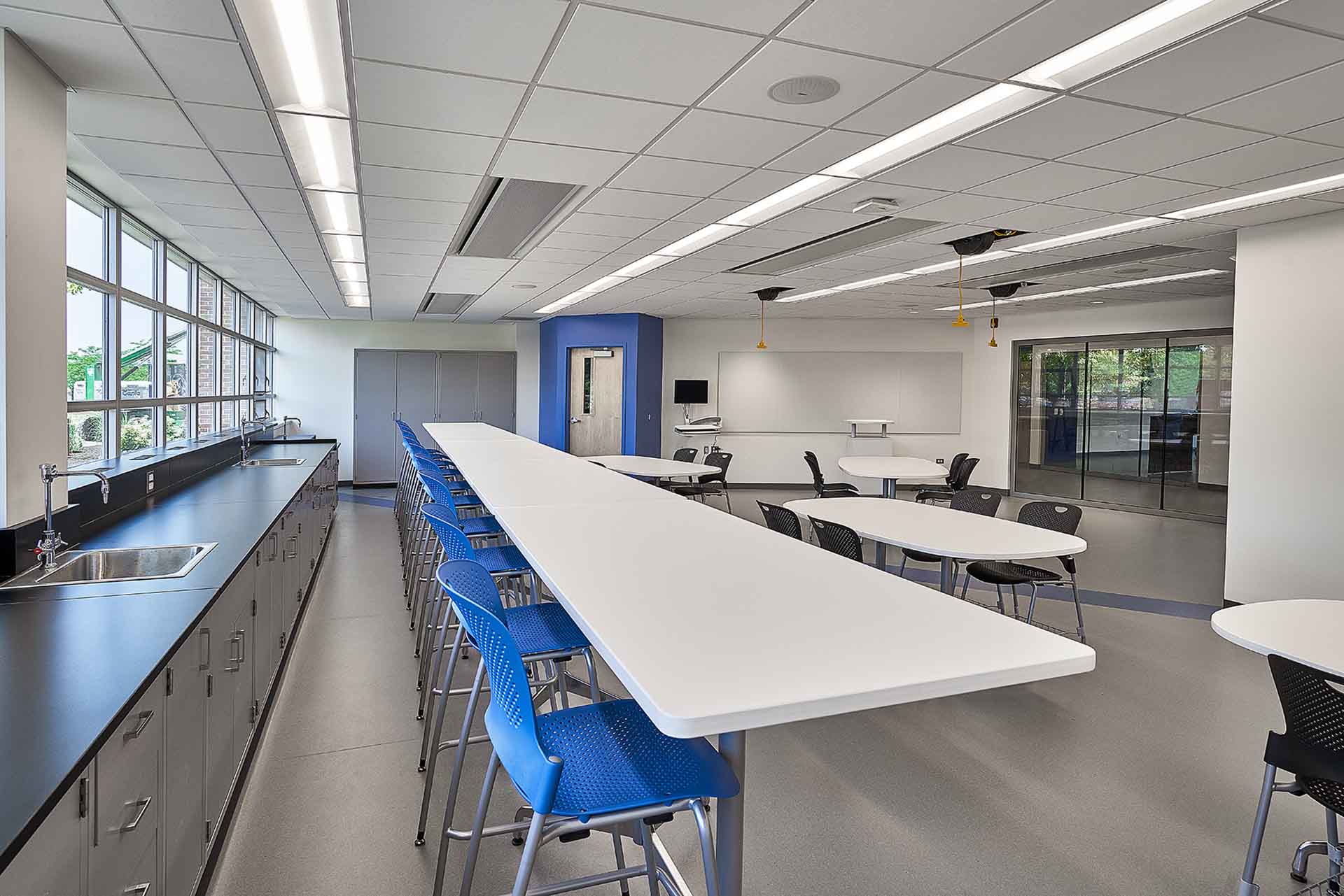 marist-science-wing-lab-with-blue-chairs