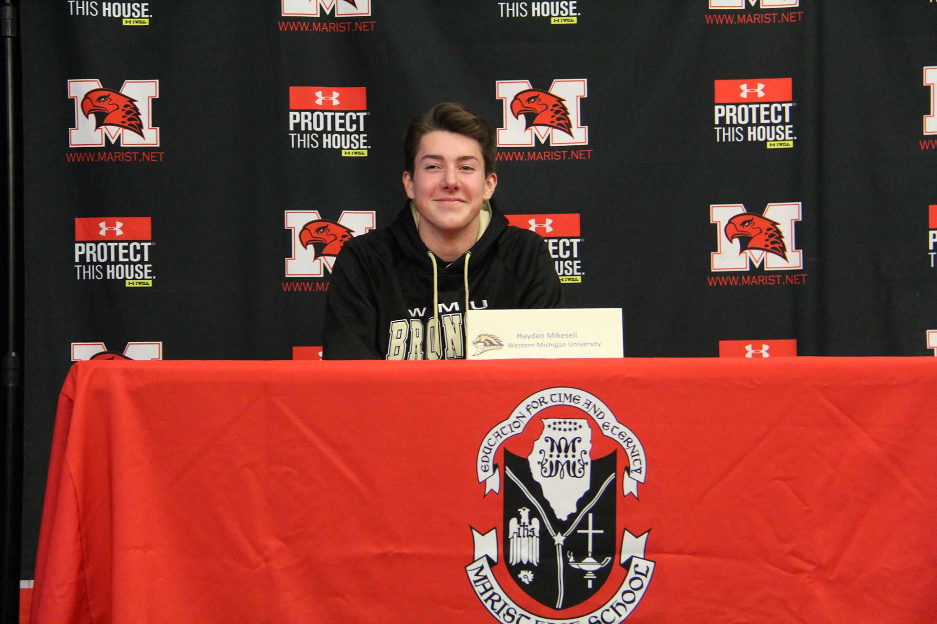 nli-signing-february-2020-hayden-mikesell-alone