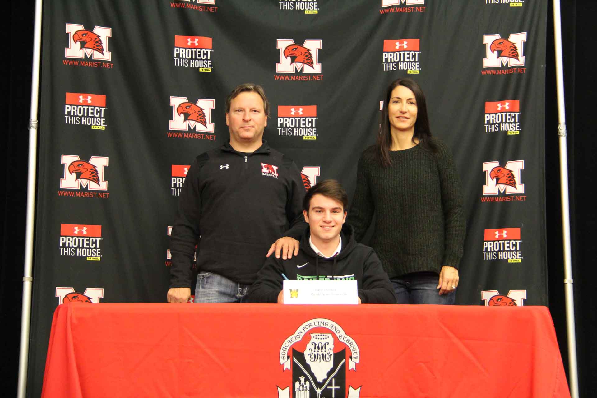 nli-signing-november-2019-highschool-with-parent