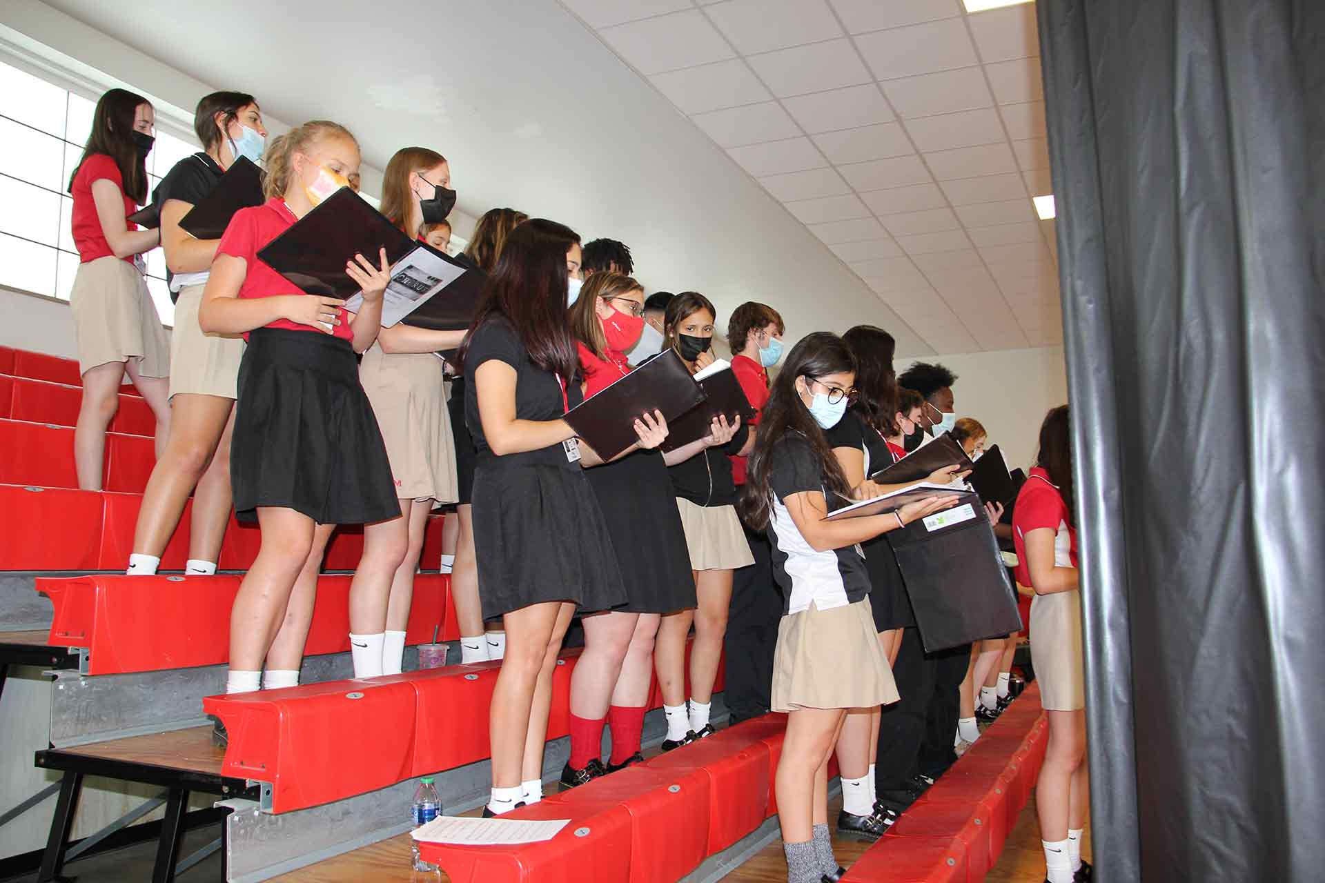 school-mass-9-15-2021-group-of-students-singing