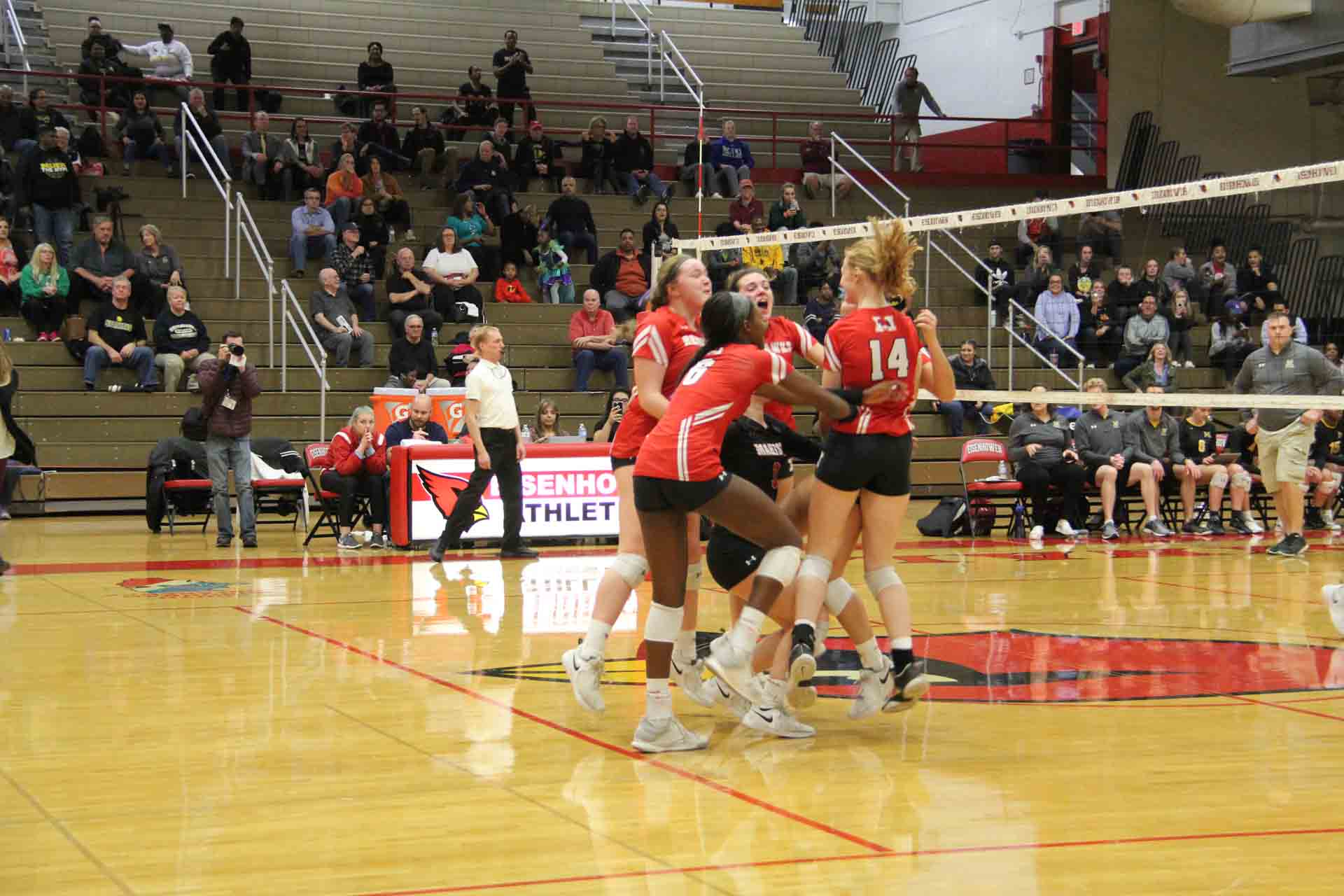volleyball-sectional-final-vs-marian-catholic-08