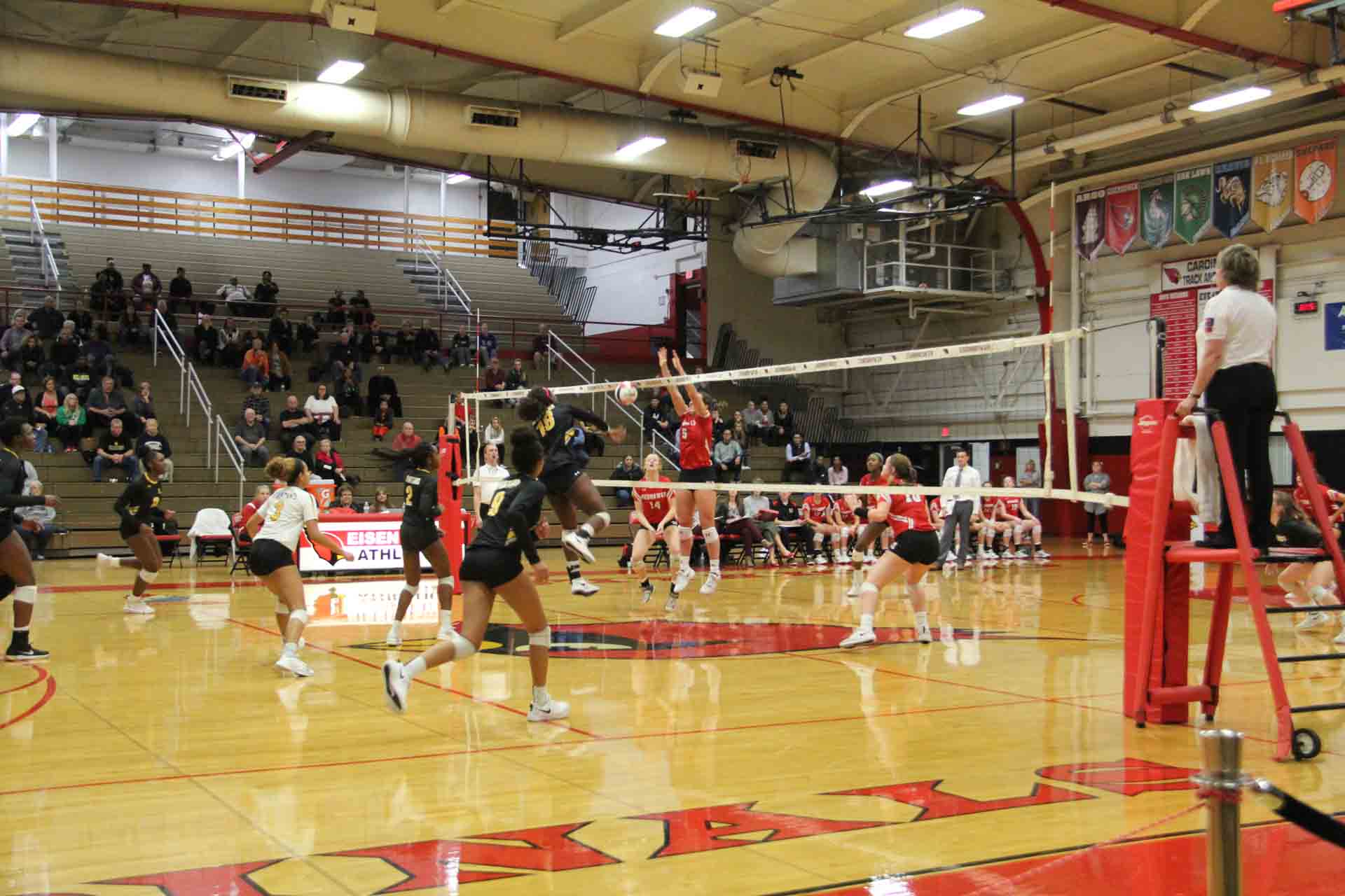 volleyball-sectional-final-vs-marian-catholic-27