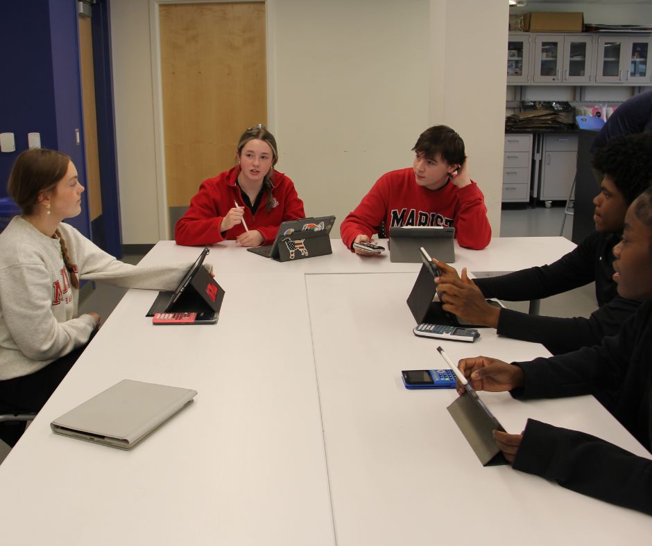 ipad pic marist high school students using iPads